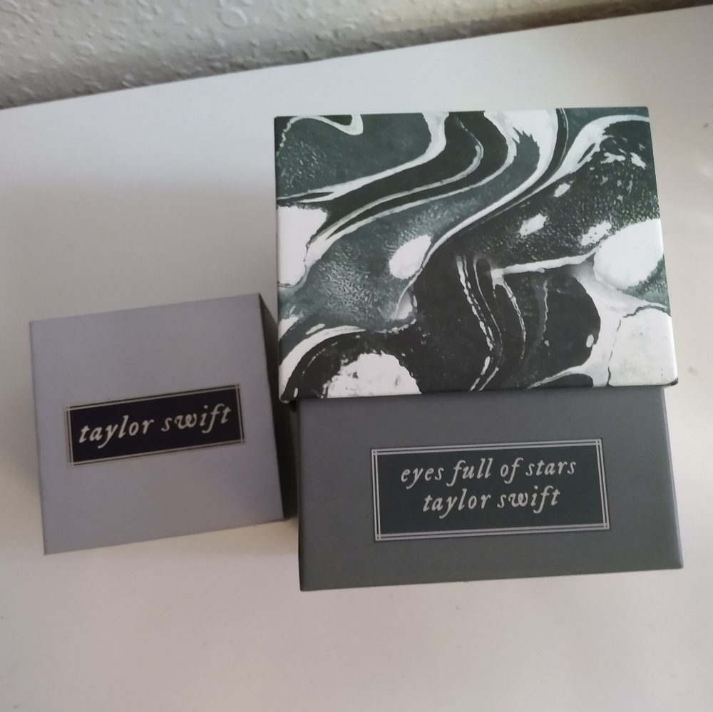 EMPTY Taylor Swift Merch Boxes